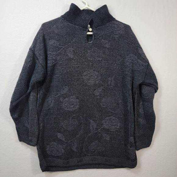 Huntington Ridge Sweaters - Vintage Huntington Ridge Floral Rose Knit Sweater Button Neck Pearl Detail Gray
